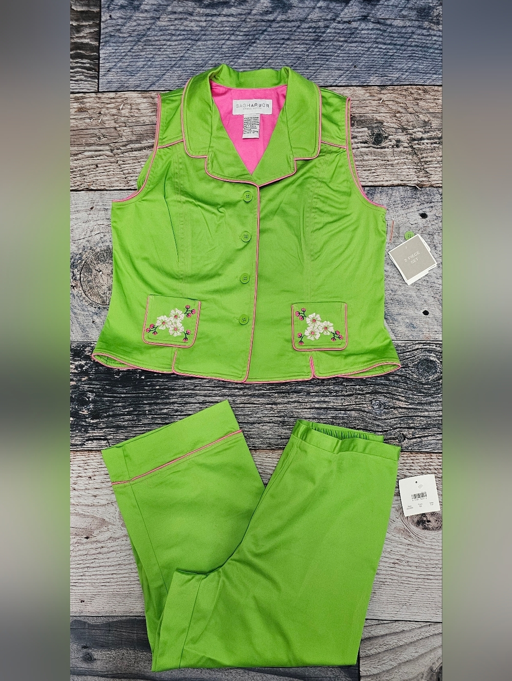 Sag Harbor 2 Piece Capri Outfit Set  Women's Size 16P Pink & Lime Floral NWT